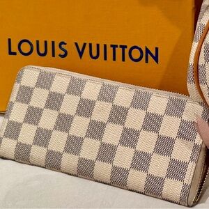 AUTHENTIC Louis Vuitton Damier Azur Wallet - Ballerina Rose Pink inside